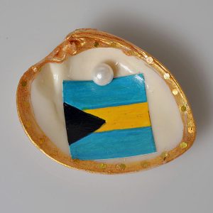 Clam Shell with Bahamian Flag
